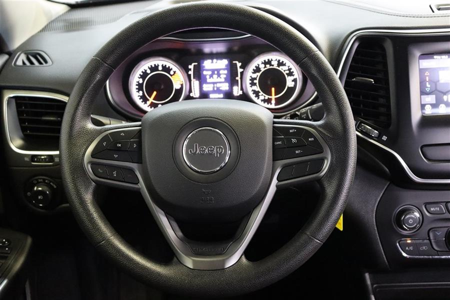 2019 Jeep Cherokee LATITUDE, available for sale in Paterson, New Jersey | Fast Track Motors. Paterson, New Jersey 2019 Jeep Cherokee LATITUDE, available for sale in Paterson, New Jersey | Fast Track Motors. Paterson, New Jersey