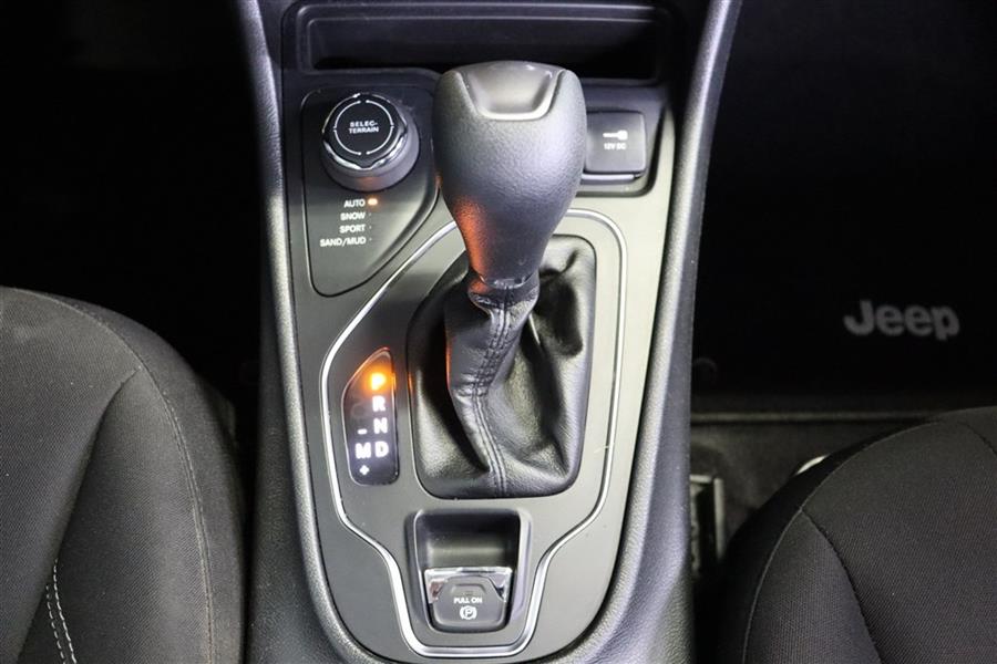 2019 Jeep Cherokee LATITUDE, available for sale in Paterson, New Jersey | Fast Track Motors. Paterson, New Jersey 2019 Jeep Cherokee LATITUDE, available for sale in Paterson, New Jersey | Fast Track Motors. Paterson, New Jersey