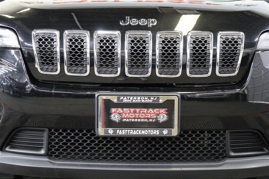 2019 Jeep Cherokee LATITUDE, available for sale in Paterson, New Jersey | Fast Track Motors. Paterson, New Jersey 2019 Jeep Cherokee LATITUDE, available for sale in Paterson, New Jersey | Fast Track Motors. Paterson, New Jersey