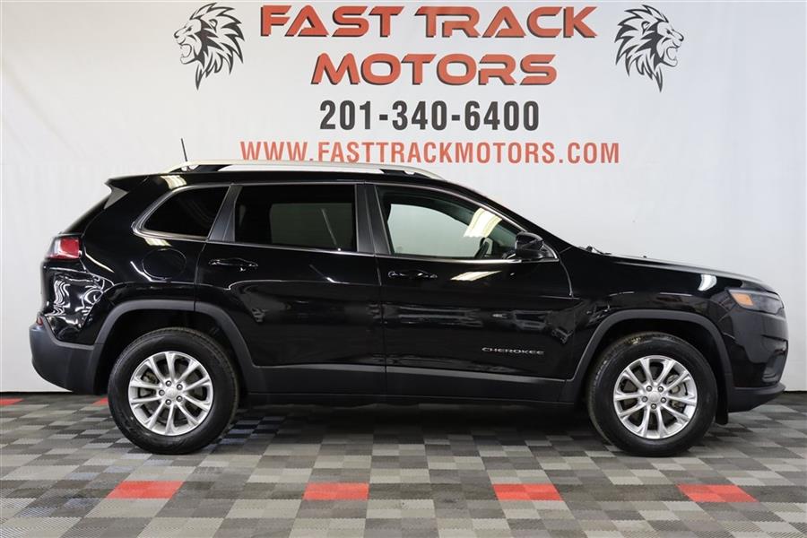 2019 Jeep Cherokee LATITUDE, available for sale in Paterson, New Jersey | Fast Track Motors. Paterson, New Jersey 2019 Jeep Cherokee LATITUDE, available for sale in Paterson, New Jersey | Fast Track Motors. Paterson, New Jersey