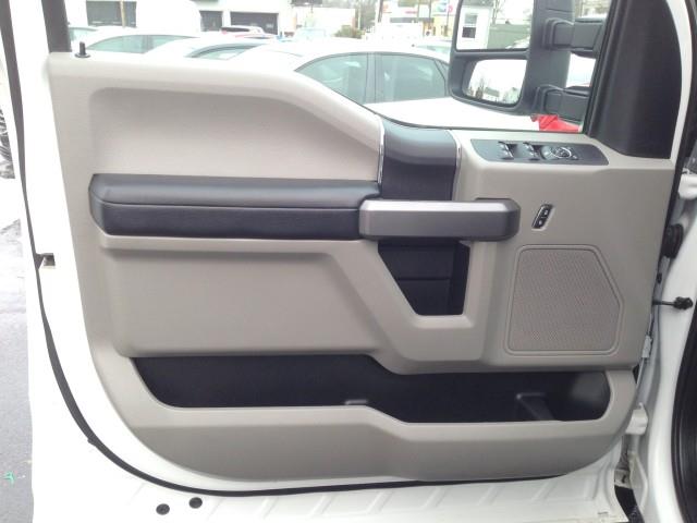 Used Ford F-350 Drw Super Duty XLT 4WD w/ rearCam 2020 | Car Revolution. Maple Shade, New Jersey Used Ford F-350 Drw Super Duty XLT 4WD w/ rearCam 2020 | Car Revolution. Maple Shade, New Jersey