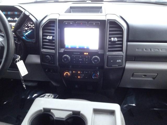 Used Ford F-350 Drw Super Duty XLT 4WD w/ rearCam 2020 | Car Revolution. Maple Shade, New Jersey Used Ford F-350 Drw Super Duty XLT 4WD w/ rearCam 2020 | Car Revolution. Maple Shade, New Jersey