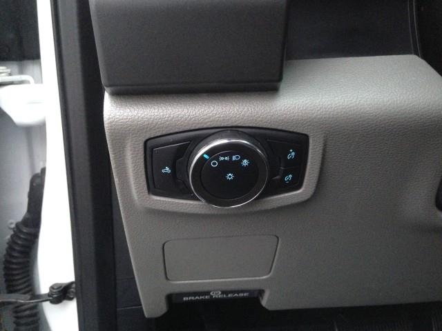 Used Ford F-350 Drw Super Duty XLT 4WD w/ rearCam 2020 | Car Revolution. Maple Shade, New Jersey Used Ford F-350 Drw Super Duty XLT 4WD w/ rearCam 2020 | Car Revolution. Maple Shade, New Jersey