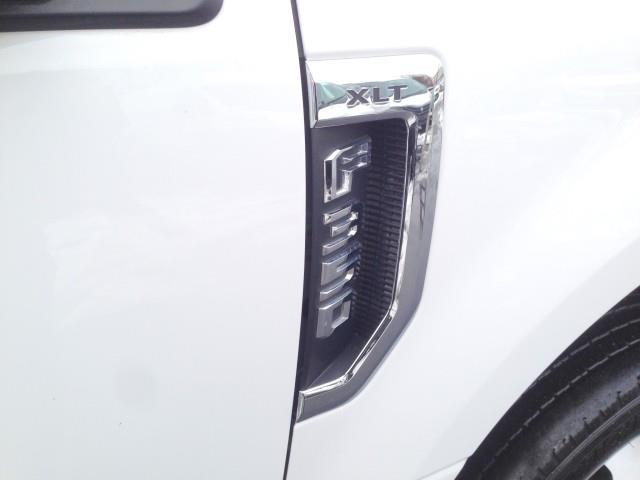 Used Ford F-350 Drw Super Duty XLT 4WD w/ rearCam 2020 | Car Revolution. Maple Shade, New Jersey Used Ford F-350 Drw Super Duty XLT 4WD w/ rearCam 2020 | Car Revolution. Maple Shade, New Jersey