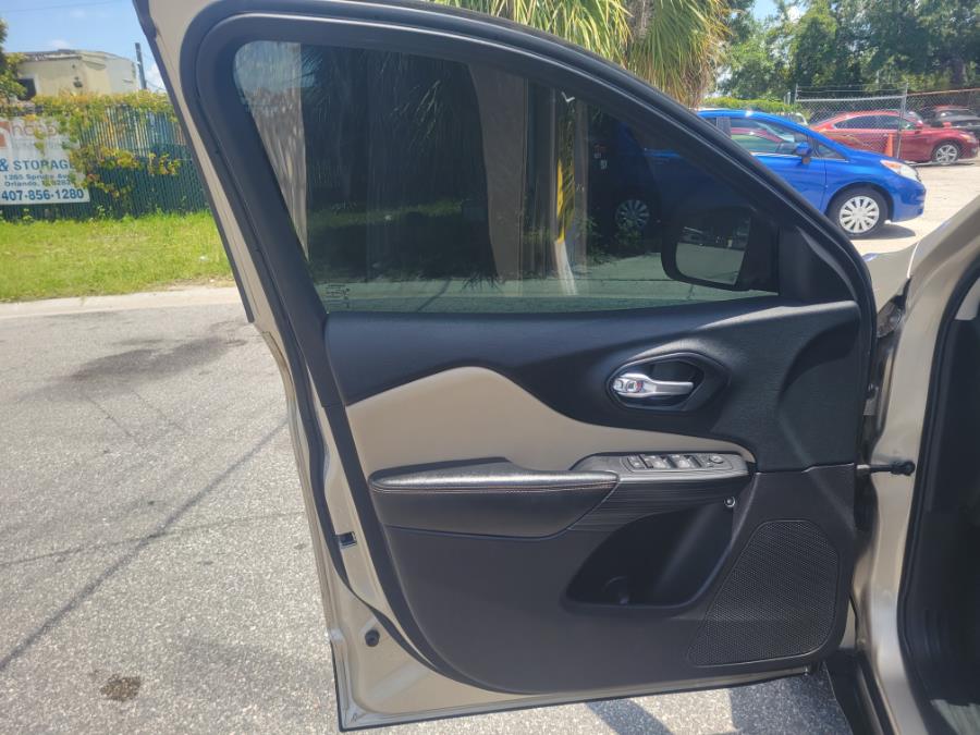 Used Jeep Cherokee FWD 4dr Limited 2015 | Ideal Auto Sales & Repairs. Orlando, Florida Used Jeep Cherokee FWD 4dr Limited 2015 | Ideal Auto Sales & Repairs. Orlando, Florida