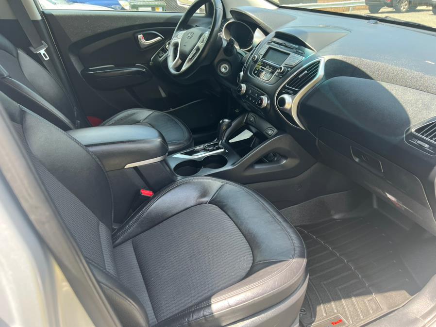 Used Hyundai Tucson AWD 4dr Auto GLS 2013 | Main Auto of Berlin. Berlin, Connecticut Used Hyundai Tucson AWD 4dr Auto GLS 2013 | Main Auto of Berlin. Berlin, Connecticut
