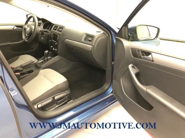 Used Volkswagen Jetta 1.4T S Auto 2017 | J&M Automotive Sls&Svc LLC. Naugatuck, Connecticut Used Volkswagen Jetta 1.4T S Auto 2017 | J&M Automotive Sls&Svc LLC. Naugatuck, Connecticut