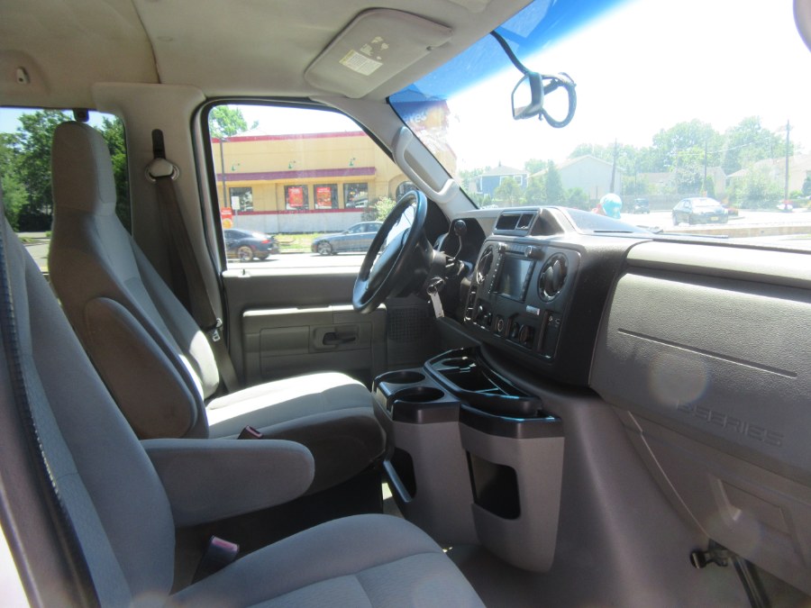 Used Ford Econoline Wagon E-350 Super Duty Ext XLT 2011 | Royalty Auto Sales. Little Ferry, New Jersey Used Ford Econoline Wagon E-350 Super Duty Ext XLT 2011 | Royalty Auto Sales. Little Ferry, New Jersey