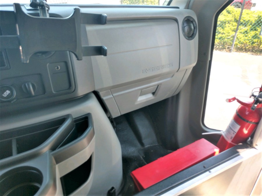 Used Ford E450 ROUTE TRUCK 16 FT BOX DRW 158" WB SUPERDUTY 2019 | Warwick Auto Sales Inc. COPIAGUE, New York Used Ford E450 ROUTE TRUCK 16 FT BOX DRW 158" WB SUPERDUTY 2019 | Warwick Auto Sales Inc. COPIAGUE, New York
