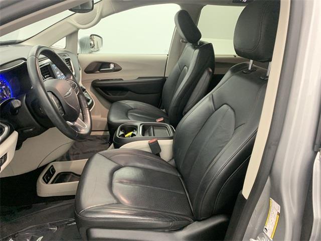 Used Chrysler Pacifica Touring L 2019 | Eastchester Motor Cars. Bronx, New York Used Chrysler Pacifica Touring L 2019 | Eastchester Motor Cars. Bronx, New York