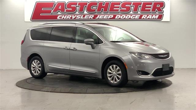 Used Chrysler Pacifica Touring L 2019 | Eastchester Motor Cars. Bronx, New York Used Chrysler Pacifica Touring L 2019 | Eastchester Motor Cars. Bronx, New York
