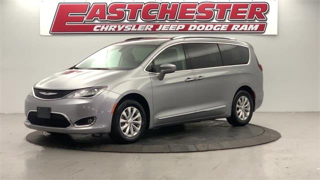 Used Chrysler Pacifica Touring L 2019 | Eastchester Motor Cars. Bronx, New York Used Chrysler Pacifica Touring L 2019 | Eastchester Motor Cars. Bronx, New York