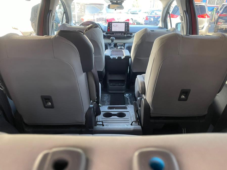 Used Toyota Sienna LE FWD 8-Passenger (Natl) 2021 | Brooklyn Auto Mall LLC. Brooklyn, New York