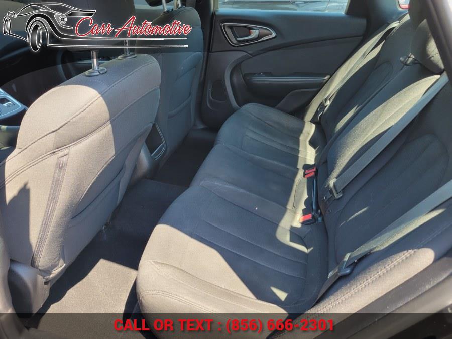 Used Chrysler 200 4dr Sdn Limited FWD 2016 | Carr Automotive. Delran, New Jersey