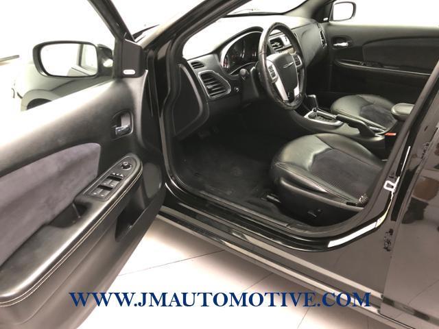 2011 Chrysler 200 4dr Sdn S, available for sale in Naugatuck, Connecticut | J&M Automotive Sls&Svc LLC. Naugatuck, Connecticut 2011 Chrysler 200 4dr Sdn S, available for sale in Naugatuck, Connecticut | J&M Automotive Sls&Svc LLC. Naugatuck, Connecticut