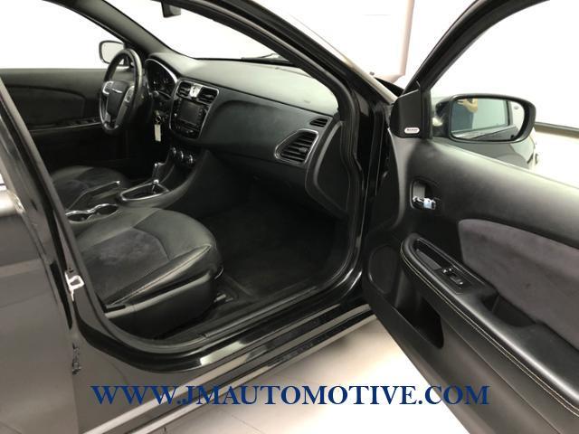 2011 Chrysler 200 4dr Sdn S, available for sale in Naugatuck, Connecticut | J&M Automotive Sls&Svc LLC. Naugatuck, Connecticut 2011 Chrysler 200 4dr Sdn S, available for sale in Naugatuck, Connecticut | J&M Automotive Sls&Svc LLC. Naugatuck, Connecticut