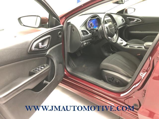 Used Chrysler 200 4dr Sdn Limited FWD 2015 | J&M Automotive Sls&Svc LLC. Naugatuck, Connecticut Used Chrysler 200 4dr Sdn Limited FWD 2015 | J&M Automotive Sls&Svc LLC. Naugatuck, Connecticut