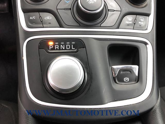 Used Chrysler 200 4dr Sdn Limited FWD 2015 | J&M Automotive Sls&Svc LLC. Naugatuck, Connecticut Used Chrysler 200 4dr Sdn Limited FWD 2015 | J&M Automotive Sls&Svc LLC. Naugatuck, Connecticut