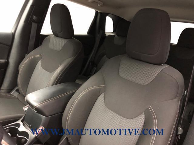 2016 Jeep Cherokee 4WD 4dr Latitude, available for sale in Naugatuck, Connecticut | J&M Automotive Sls&Svc LLC. Naugatuck, Connecticut 2016 Jeep Cherokee 4WD 4dr Latitude, available for sale in Naugatuck, Connecticut | J&M Automotive Sls&Svc LLC. Naugatuck, Connecticut