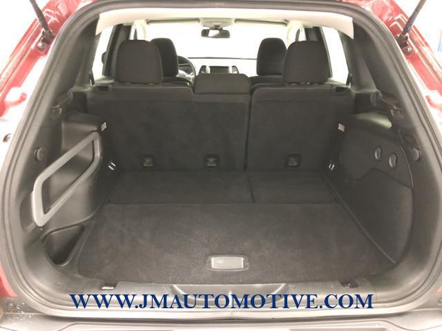 2016 Jeep Cherokee 4WD 4dr Latitude, available for sale in Naugatuck, Connecticut | J&M Automotive Sls&Svc LLC. Naugatuck, Connecticut 2016 Jeep Cherokee 4WD 4dr Latitude, available for sale in Naugatuck, Connecticut | J&M Automotive Sls&Svc LLC. Naugatuck, Connecticut