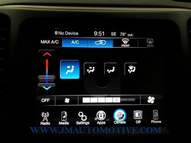 2016 Jeep Cherokee 4WD 4dr Latitude, available for sale in Naugatuck, Connecticut | J&M Automotive Sls&Svc LLC. Naugatuck, Connecticut 2016 Jeep Cherokee 4WD 4dr Latitude, available for sale in Naugatuck, Connecticut | J&M Automotive Sls&Svc LLC. Naugatuck, Connecticut