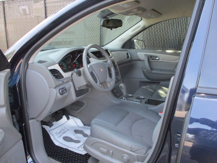 2017 Chevrolet Traverse FWD 4dr LS w/1LS, available for sale in Massapequa, New York | South Shore Auto Brokers & Sales. Massapequa, New York 2017 Chevrolet Traverse FWD 4dr LS w/1LS, available for sale in Massapequa, New York | South Shore Auto Brokers & Sales. Massapequa, New York