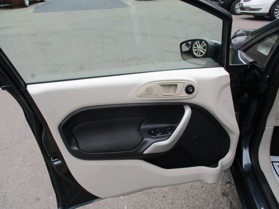 Used Ford Fiesta 4dr Sdn SE 2011 | Cos Central Auto. Meriden, Connecticut Used Ford Fiesta 4dr Sdn SE 2011 | Cos Central Auto. Meriden, Connecticut