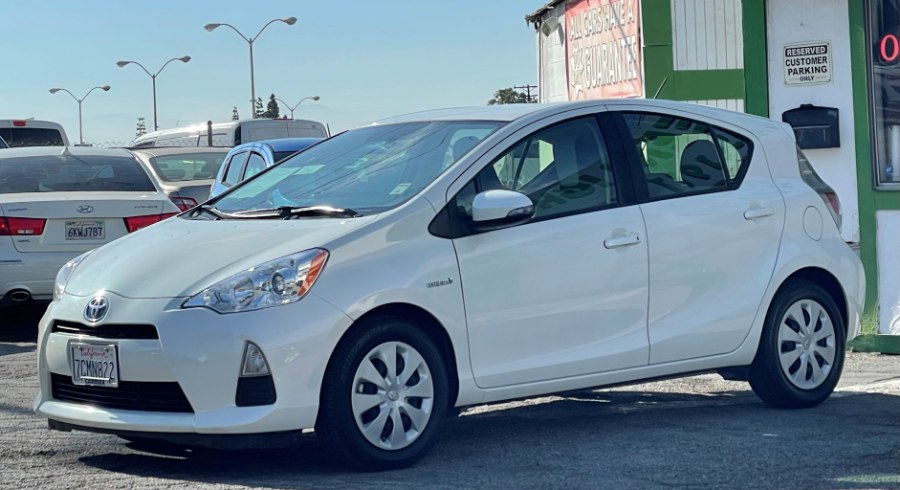 2013 Toyota Prius c 5dr HB Three (Natl), available for sale in Corona, California | Green Light Auto. Corona, California 2013 Toyota Prius c 5dr HB Three (Natl), available for sale in Corona, California | Green Light Auto. Corona, California