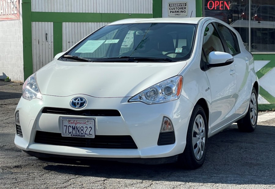 2013 Toyota Prius c 5dr HB Three (Natl), available for sale in Corona, California | Green Light Auto. Corona, California 2013 Toyota Prius c 5dr HB Three (Natl), available for sale in Corona, California | Green Light Auto. Corona, California