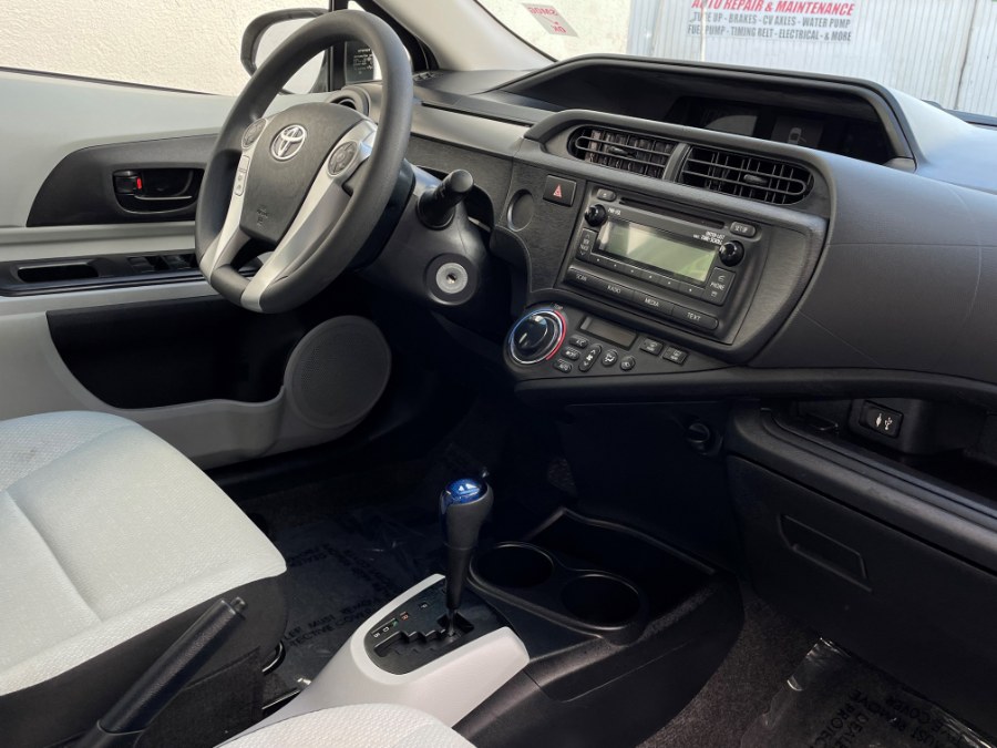 2013 Toyota Prius c 5dr HB Three (Natl), available for sale in Corona, California | Green Light Auto. Corona, California 2013 Toyota Prius c 5dr HB Three (Natl), available for sale in Corona, California | Green Light Auto. Corona, California