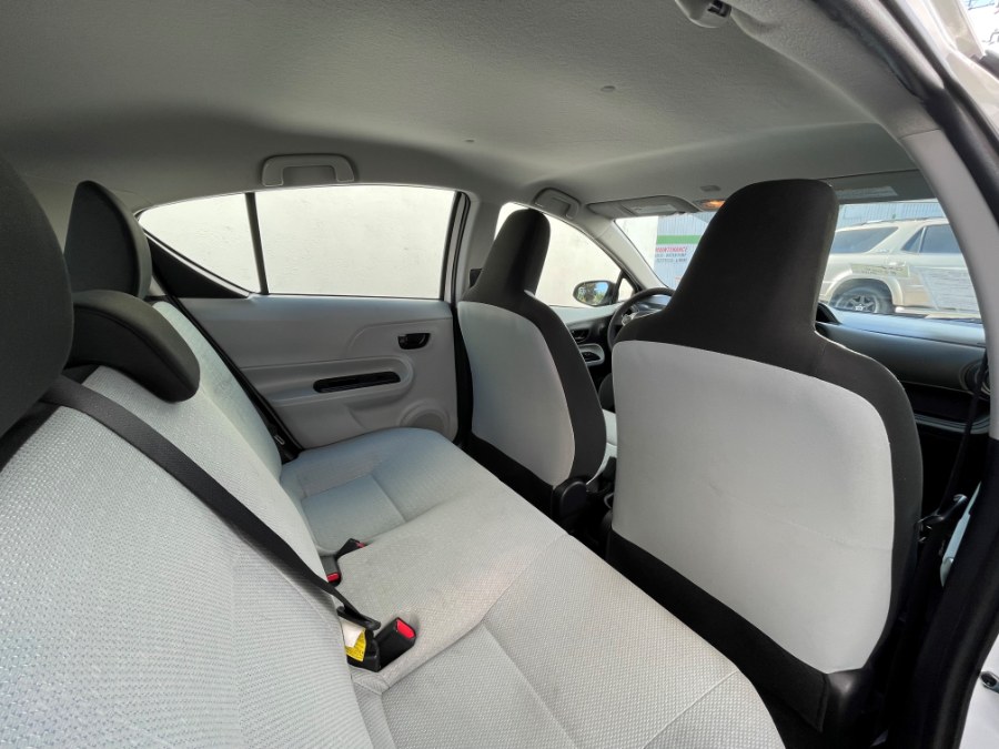 2013 Toyota Prius c 5dr HB Three (Natl), available for sale in Corona, California | Green Light Auto. Corona, California 2013 Toyota Prius c 5dr HB Three (Natl), available for sale in Corona, California | Green Light Auto. Corona, California