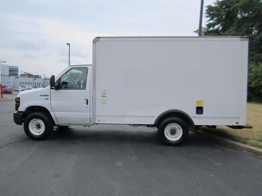 Used Ford Econoline Commercial Cutaway E-350 Super Duty 138" SRW 2014 | A-Tech. Medford, Massachusetts Used Ford Econoline Commercial Cutaway E-350 Super Duty 138" SRW 2014 | A-Tech. Medford, Massachusetts