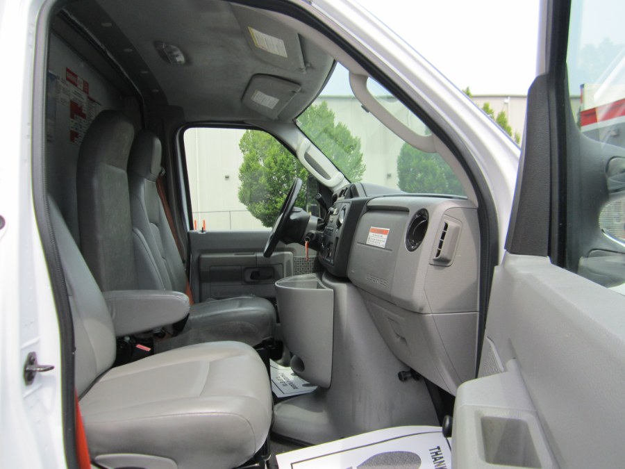 Used Ford Econoline Commercial Cutaway E-350 Super Duty 138" SRW 2014 | A-Tech. Medford, Massachusetts Used Ford Econoline Commercial Cutaway E-350 Super Duty 138" SRW 2014 | A-Tech. Medford, Massachusetts