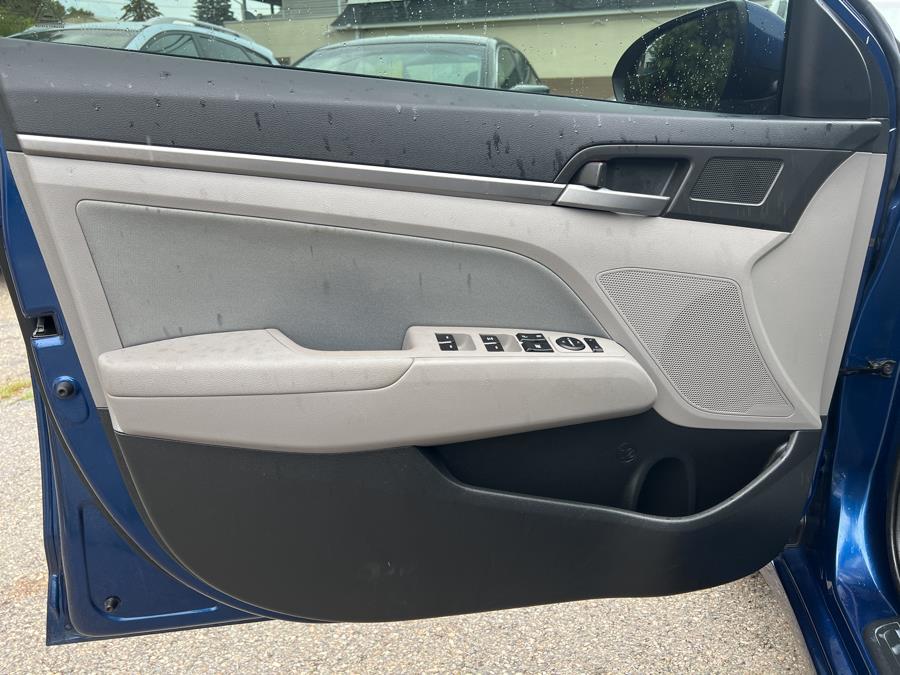 2017 Hyundai Elantra SE 2.0L Auto (Alabama) (Disc) *Ltd Avail*, available for sale in Springfield, Massachusetts | Absolute Motors Inc. Springfield, Massachusetts 2017 Hyundai Elantra SE 2.0L Auto (Alabama) (Disc) *Ltd Avail*, available for sale in Springfield, Massachusetts | Absolute Motors Inc. Springfield, Massachusetts