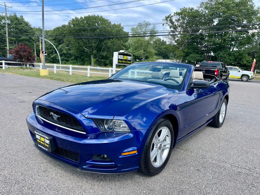 2014 Ford Mustang 2dr Conv V6, available for sale in South Windsor, Connecticut | Mike And Tony Auto Sales, Inc. South Windsor, Connecticut 2014 Ford Mustang 2dr Conv V6, available for sale in South Windsor, Connecticut | Mike And Tony Auto Sales, Inc. South Windsor, Connecticut