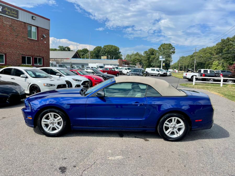 2014 Ford Mustang 2dr Conv V6, available for sale in South Windsor, Connecticut | Mike And Tony Auto Sales, Inc. South Windsor, Connecticut 2014 Ford Mustang 2dr Conv V6, available for sale in South Windsor, Connecticut | Mike And Tony Auto Sales, Inc. South Windsor, Connecticut