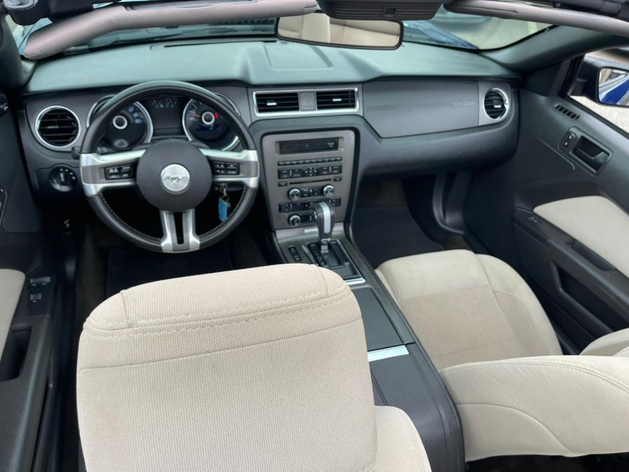 2014 Ford Mustang 2dr Conv V6, available for sale in South Windsor, Connecticut | Mike And Tony Auto Sales, Inc. South Windsor, Connecticut 2014 Ford Mustang 2dr Conv V6, available for sale in South Windsor, Connecticut | Mike And Tony Auto Sales, Inc. South Windsor, Connecticut