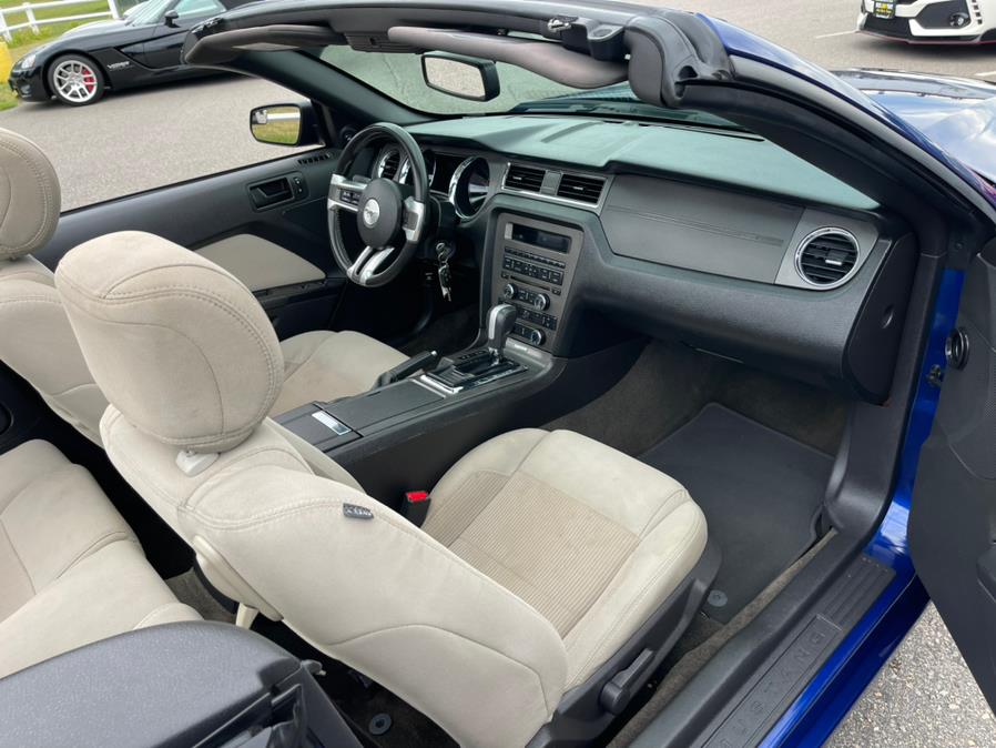 2014 Ford Mustang 2dr Conv V6, available for sale in South Windsor, Connecticut | Mike And Tony Auto Sales, Inc. South Windsor, Connecticut 2014 Ford Mustang 2dr Conv V6, available for sale in South Windsor, Connecticut | Mike And Tony Auto Sales, Inc. South Windsor, Connecticut
