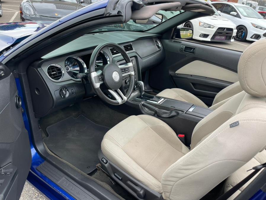 2014 Ford Mustang 2dr Conv V6, available for sale in South Windsor, Connecticut | Mike And Tony Auto Sales, Inc. South Windsor, Connecticut 2014 Ford Mustang 2dr Conv V6, available for sale in South Windsor, Connecticut | Mike And Tony Auto Sales, Inc. South Windsor, Connecticut