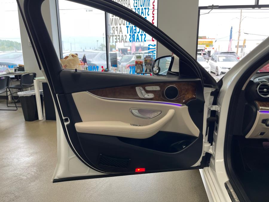 Used Mercedes-Benz E-Class E 300 Luxury RWD Sedan 2017 | 5 Towns Drive. Inwood, New York Used Mercedes-Benz E-Class E 300 Luxury RWD Sedan 2017 | 5 Towns Drive. Inwood, New York