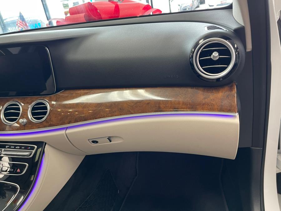 Used Mercedes-Benz E-Class E 300 Luxury RWD Sedan 2017 | 5 Towns Drive. Inwood, New York Used Mercedes-Benz E-Class E 300 Luxury RWD Sedan 2017 | 5 Towns Drive. Inwood, New York