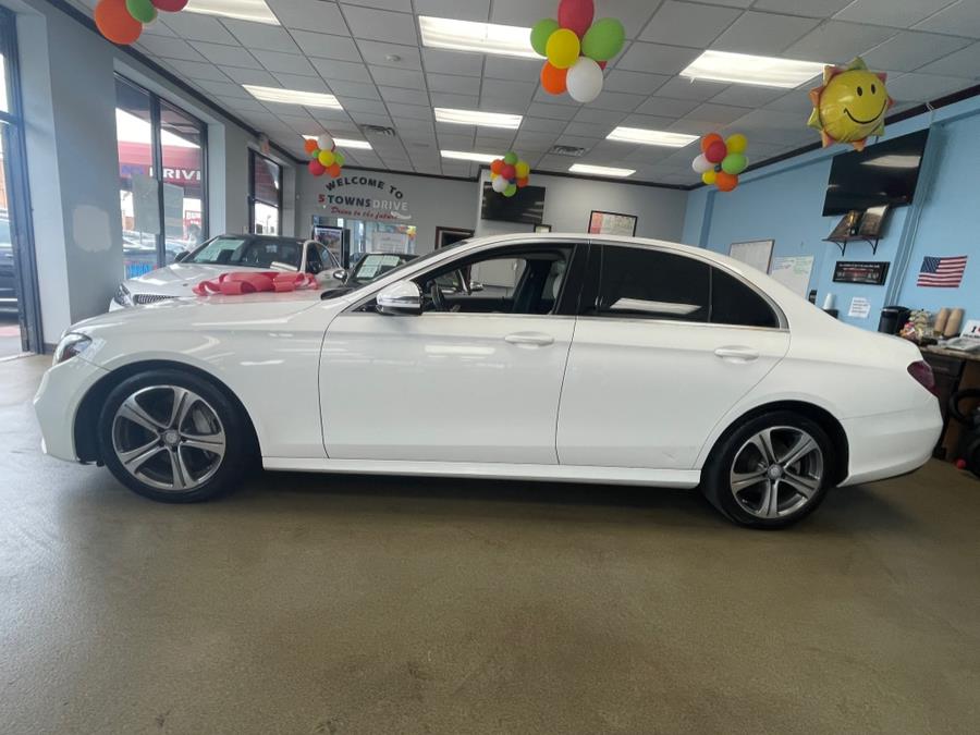 Used Mercedes-Benz E-Class E 300 Luxury RWD Sedan 2017 | 5 Towns Drive. Inwood, New York Used Mercedes-Benz E-Class E 300 Luxury RWD Sedan 2017 | 5 Towns Drive. Inwood, New York