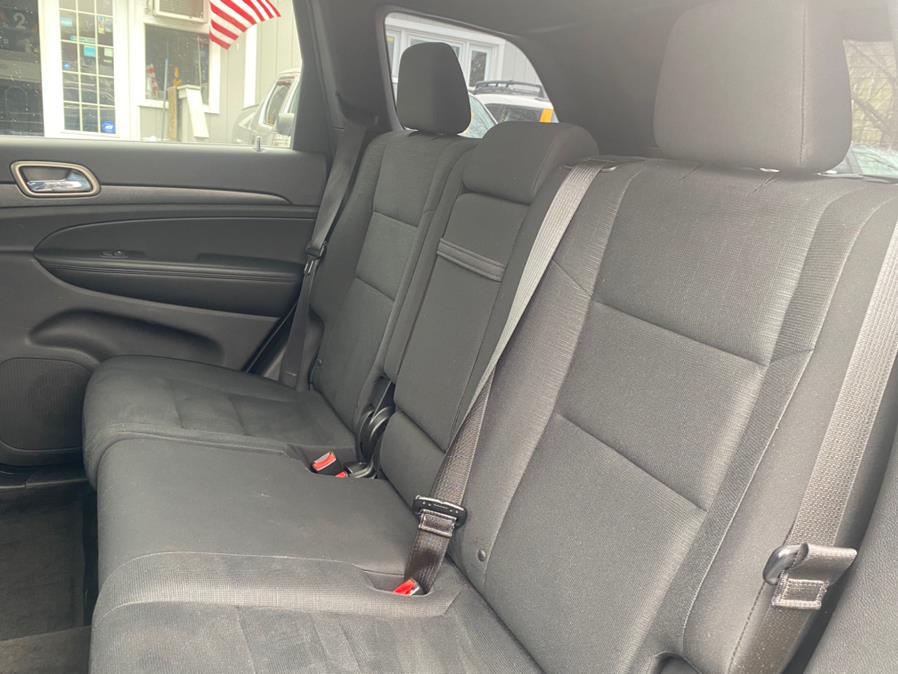 Used Jeep Grand Cherokee 4WD 4dr Altitude 2015 | Lava Motors 2 Inc. Canton, Connecticut Used Jeep Grand Cherokee 4WD 4dr Altitude 2015 | Lava Motors 2 Inc. Canton, Connecticut