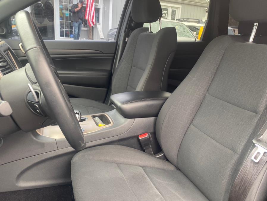 Used Jeep Grand Cherokee 4WD 4dr Altitude 2015 | Lava Motors 2 Inc. Canton, Connecticut Used Jeep Grand Cherokee 4WD 4dr Altitude 2015 | Lava Motors 2 Inc. Canton, Connecticut