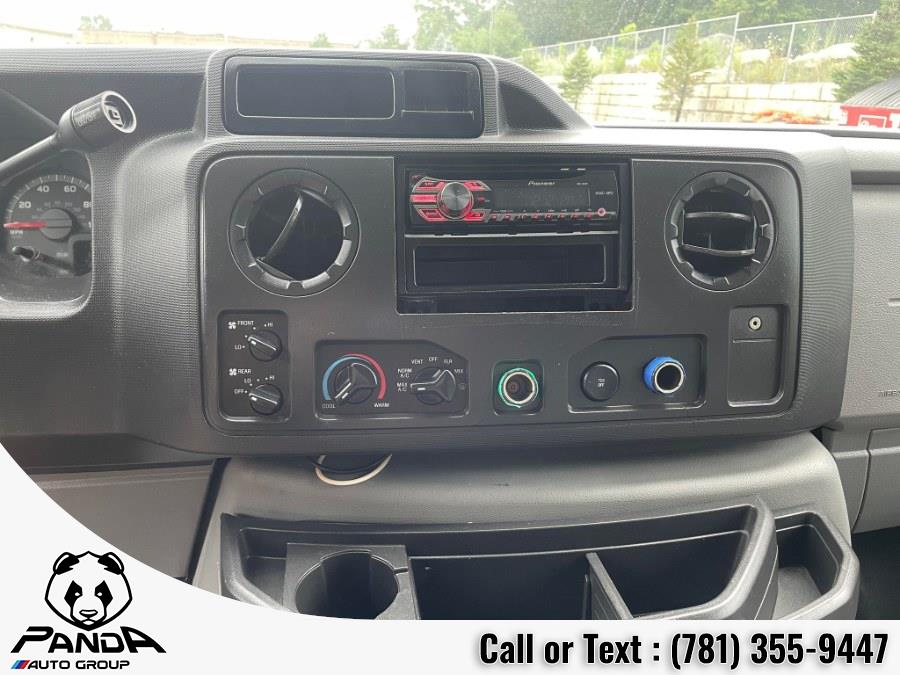 Used Ford Econoline Wagon E-350 Super Duty XLT 2013 | Panda Auto Group. Abington, Massachusetts Used Ford Econoline Wagon E-350 Super Duty XLT 2013 | Panda Auto Group. Abington, Massachusetts