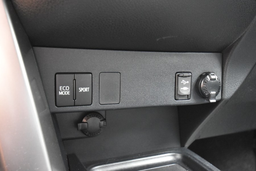Used Toyota RAV4 AWD 4dr LE 2016 | Highline Car Connection. Waterbury, Connecticut Used Toyota RAV4 AWD 4dr LE 2016 | Highline Car Connection. Waterbury, Connecticut