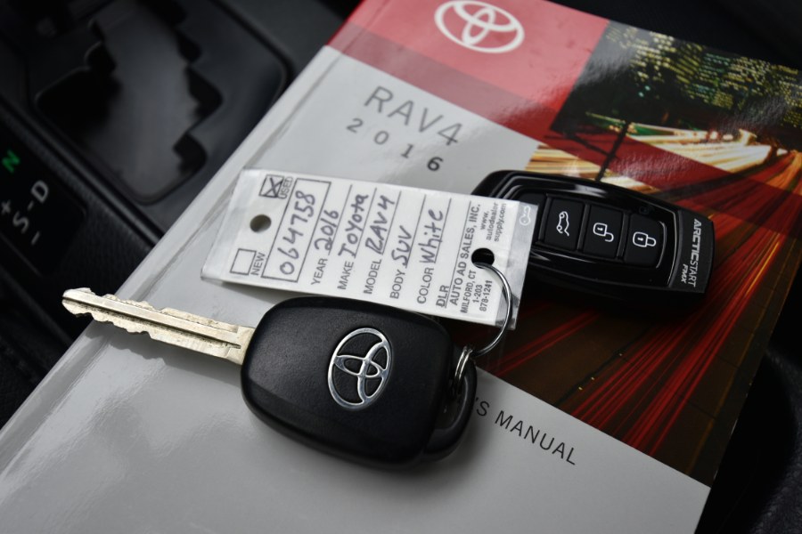 Used Toyota RAV4 AWD 4dr LE 2016 | Highline Car Connection. Waterbury, Connecticut Used Toyota RAV4 AWD 4dr LE 2016 | Highline Car Connection. Waterbury, Connecticut