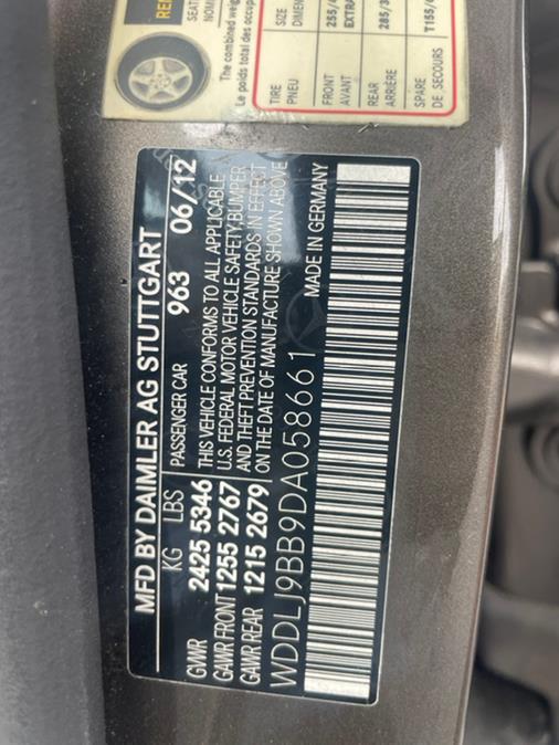 2013 Mercedes-Benz CLS-Class 4dr Sdn CLS550 4MATIC, available for sale in Milford, Connecticut | Chip's Auto Sales Inc. Milford, Connecticut 2013 Mercedes-Benz CLS-Class 4dr Sdn CLS550 4MATIC, available for sale in Milford, Connecticut | Chip's Auto Sales Inc. Milford, Connecticut