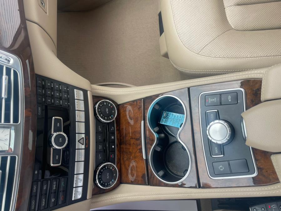 2013 Mercedes-Benz CLS-Class 4dr Sdn CLS550 4MATIC, available for sale in Milford, Connecticut | Chip's Auto Sales Inc. Milford, Connecticut 2013 Mercedes-Benz CLS-Class 4dr Sdn CLS550 4MATIC, available for sale in Milford, Connecticut | Chip's Auto Sales Inc. Milford, Connecticut
