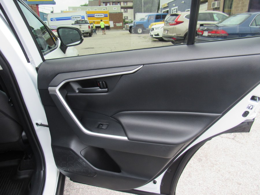 Used Toyota RAV4 LE 2019 | Hilario's Auto Sales Inc.. Worcester, Massachusetts Used Toyota RAV4 LE 2019 | Hilario's Auto Sales Inc.. Worcester, Massachusetts